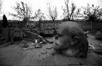 Erevan – Armenia. La testa di Stalin caduta da un monumento dopo un terremoto che ha fatto 23.000 vittime.