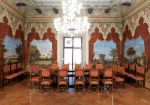 Palazzo Crema, sala decorata da Giuseppe Migliari (1822-1897). La ristrutturazione dell’antico palazzo venne completata negli anni Ottanta del Novecento su progetto di Serafino Monini