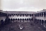 Il chiostro dell'ex convento di Santa Maria di Mortara (1970).
