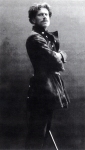 Gualtiero Tumiati, con un costume di scena, in una foto degli anni Dieci.